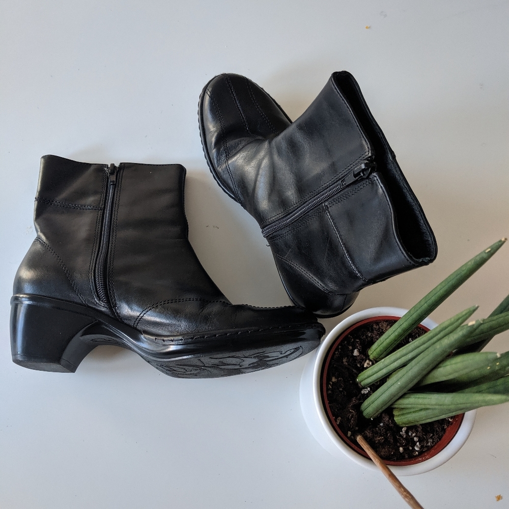 Clark's artisan ankle Fall boots